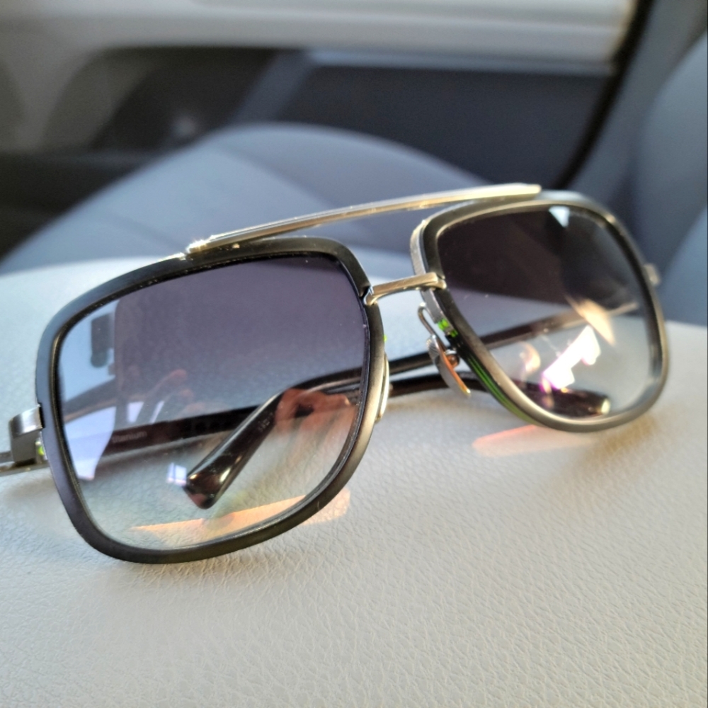 Dita Mach one // titanium